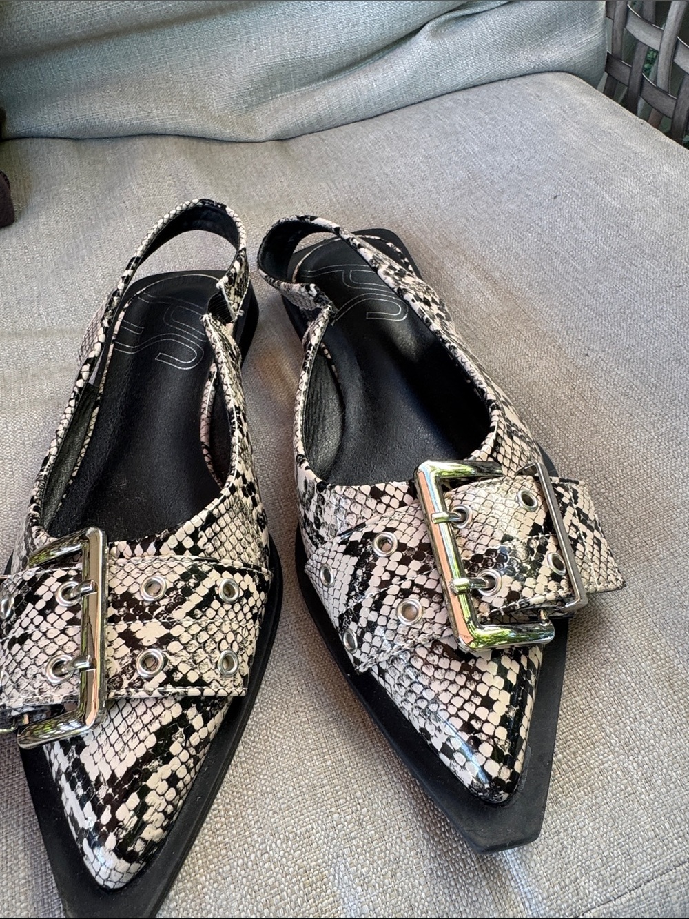 PS faux snake black/ white print pointy shoes 40 us 9